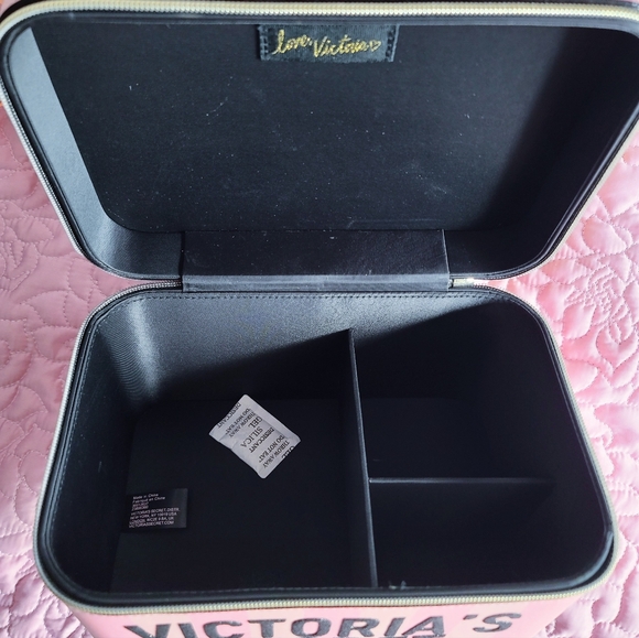 Victoria's Secret Travel Makeup bag set - Picture 4 of 4